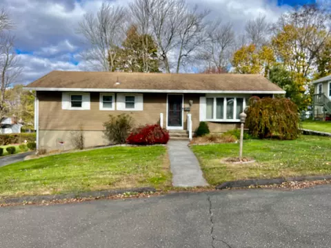 124 Plainfield Dr, Watertown, CT 06779