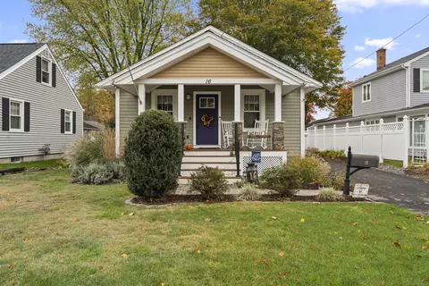 16 Flora St, Milford, CT 06460
