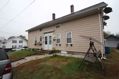 33 N A St, Taftville, CT 06380