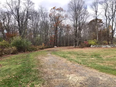 10 Gate Post Ln, Litchfield, CT 06750