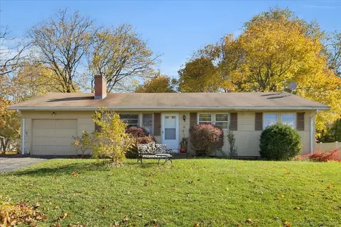 8 Summit Rd, Vernon, CT 06066