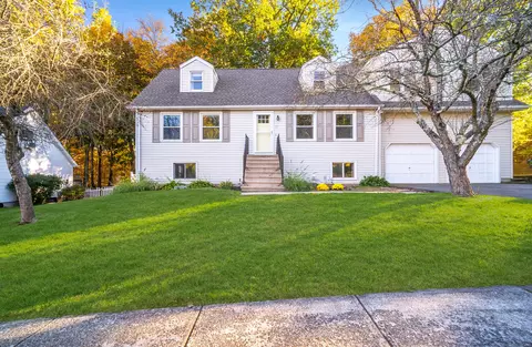 37 Timber Ridge Rd, Middletown, CT 06457