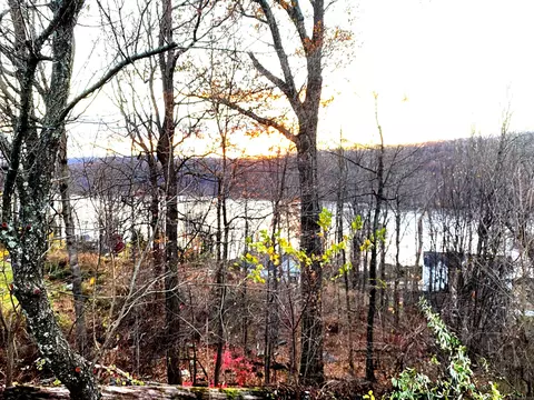 126 Carmen Hill Rd, New Milford, CT 06776