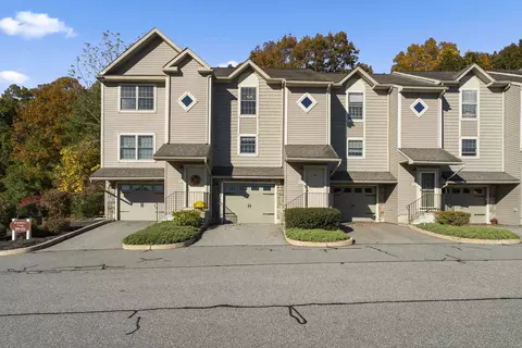 64 Scotch Cap Rd #102, Quaker Hill, CT 06375