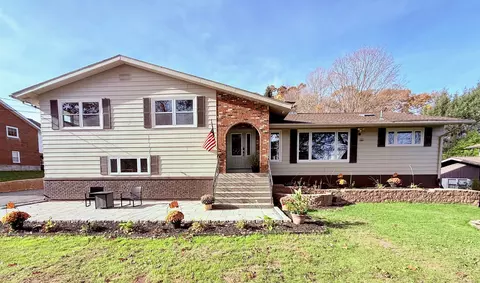 61 Campfield Rd, Waterbury, CT 06708