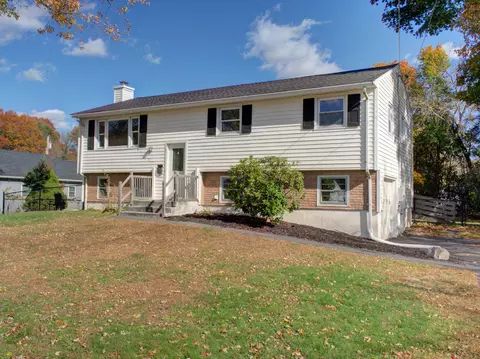 12 Donna Dr, Groton, CT 06340