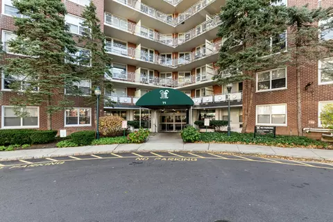 71 Strawberry Hill Ave #305, Stamford, CT 06902