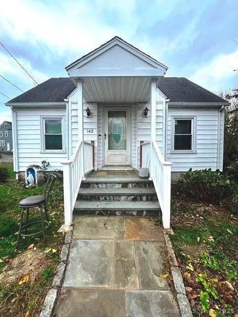 142 Palm St, Bridgeport, CT 06610