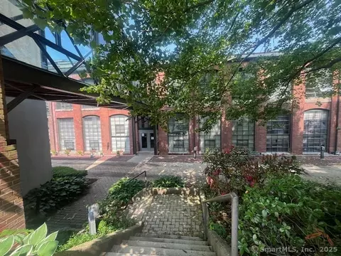 68 Thermos Ave #206B, Norwich, CT 06360