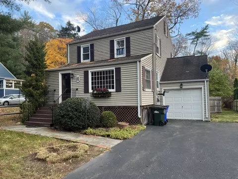 18 Sunset Trl, Avon, CT 06001