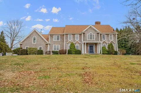 14 Riverside Dr, Waterford, CT 06385
