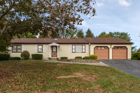 11 Musket Dr, North Haven, CT 06473