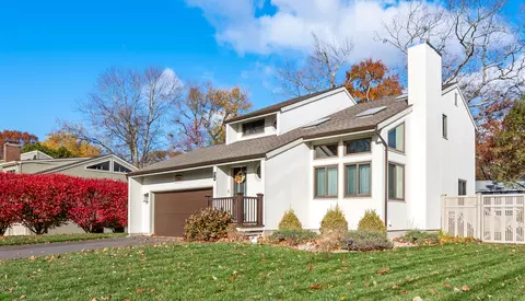 14 Inwood Ln, Bristol, CT 06010