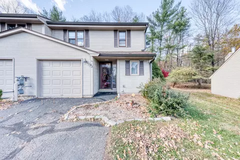 42 Schoolhouse Xing, Wethersfield, CT 06109