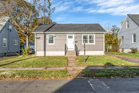 18 Lenox St, East Haven, CT 06512