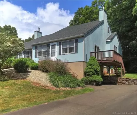 65 Valley View Dr #65, Hamden, CT 06518
