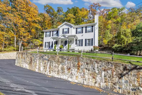 6680 Main St, Trumbull, CT 06611