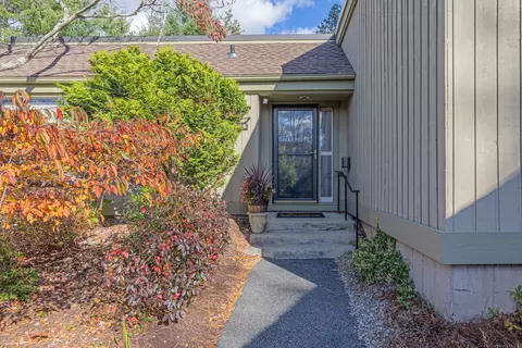 701 Heritage Vlg #B, Southbury, CT 06488