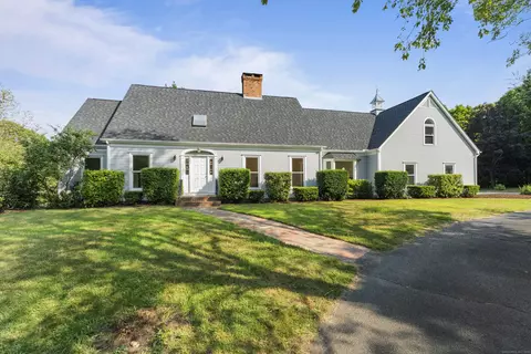 96 Sill Ln, Old Lyme, CT 06371