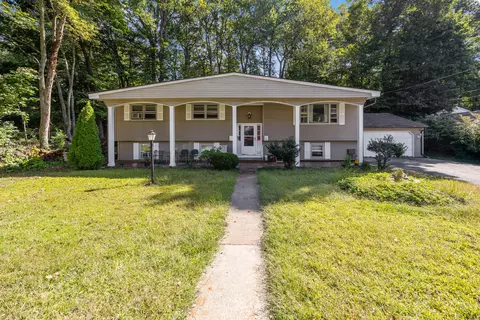47 Regal Ct, Waterbury, CT 06705