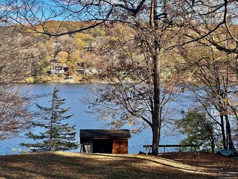 Candlewood Mountain Road, New Milford, CT 06776