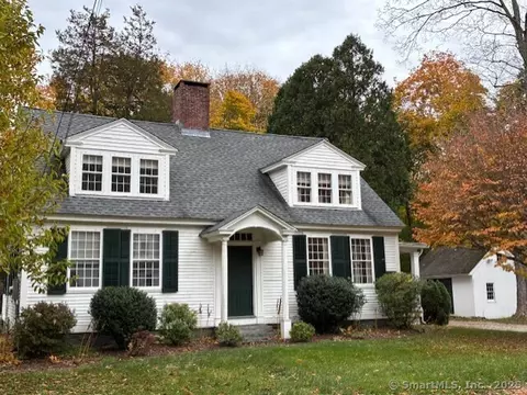 35 Maple St, Chester, CT 06412