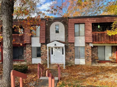 15 Woodsedge Dr #6C, Newington, CT 06111