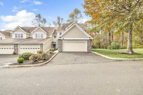 86 Kyles Way #86, Shelton, CT 06484
