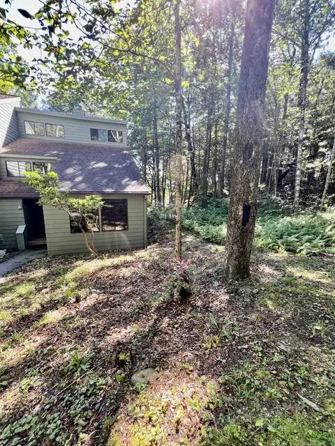 98 Woodside Cir, Torrington, CT 06790