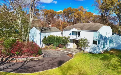 106 Comstock Hill Ave # A, Norwalk, CT 06850
