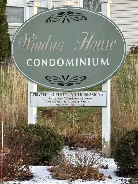 37 Whittlesey Dr #37, Bethel, CT 06801