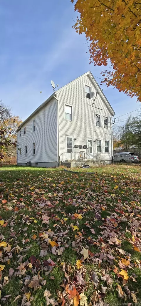 40 Maple Pl, Middletown, CT 06457