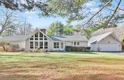 269 W Mountain Rd, Simsbury, CT 06092