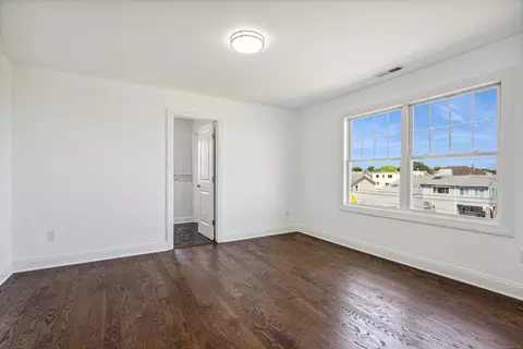 Bedroom - 35 Fifth Ave, Stratford, CT 06615 photo 3 of 4
