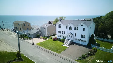 35 5th Ave, Stratford, CT 06615