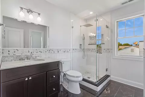 Bath - 35 Fifth Ave, Stratford, CT 06615 photo 4 of 5