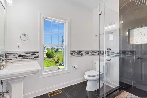 Bath - 35 Fifth Ave, Stratford, CT 06615 photo 2 of 5