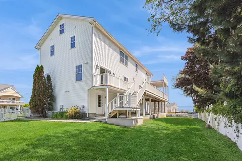 Exterior - 35 Fifth Ave, Stratford, CT 06615 photo 6 of 8
