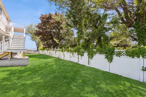 Exterior - 35 Fifth Ave, Stratford, CT 06615 photo 7 of 8