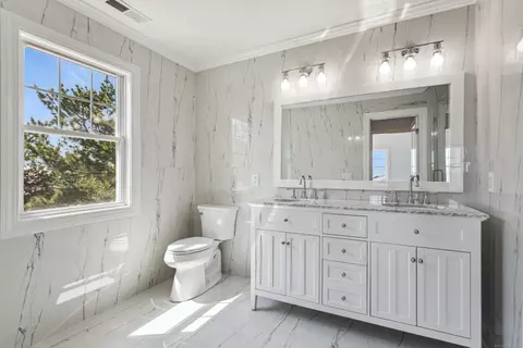 Bath - 35 Fifth Ave, Stratford, CT 06615 photo 1 of 5