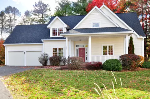 136 Primrose Ln #136, Windsor, CT 06095