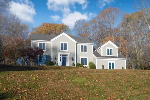 6 Lyndenwood Dr, Brookfield, CT 06804