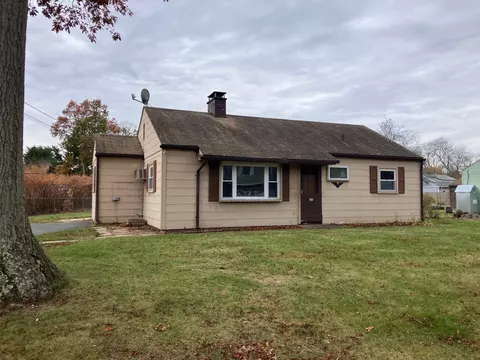 26 Mountain View Dr, Plainville, CT 06062