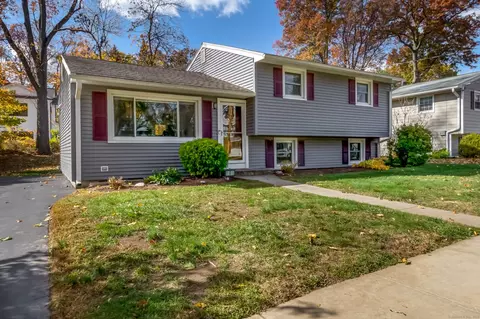 180 Oakwood Dr, Fairfield, CT 06824