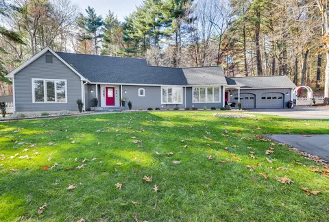 11 Hollister Dr, Avon, CT 06001