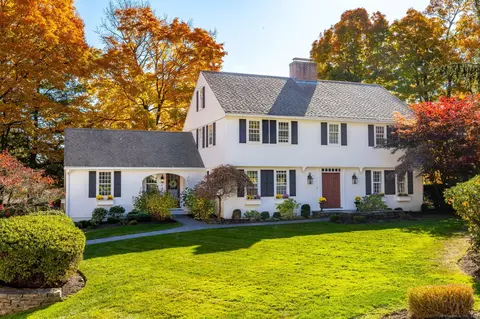 41 Soby Dr, West Hartford, CT 06107