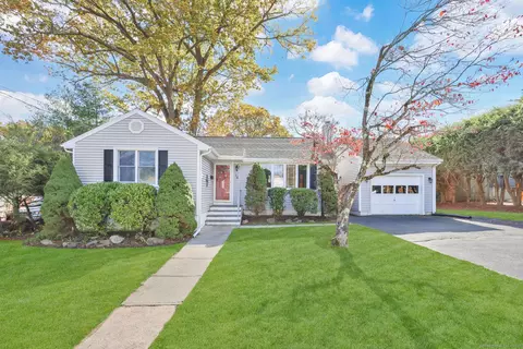 75 Tucci Dr, Stratford, CT 06614