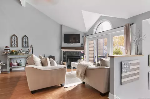 15 Perry Ave #10A, Norwalk, CT 06850