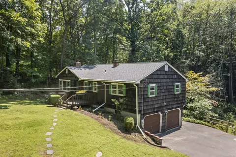 19 Riverford Rd, Brookfield, CT 06804
