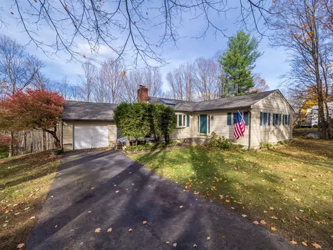 34 Highview Dr, Ridgefield, CT 06877